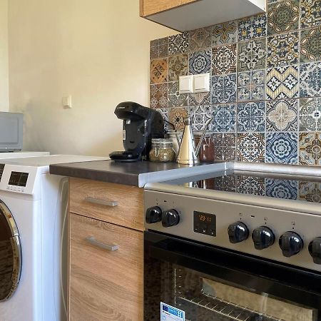 Soho Vivid 55Sqm Apt In Athens Apartment Luaran gambar